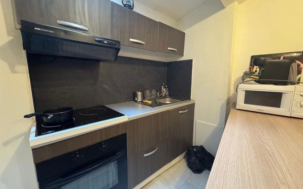 Appartement à vendre    1 pièce •  Nîmes