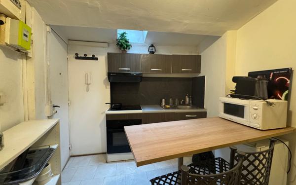 Appartement à vendre    1 pièce •  Nîmes