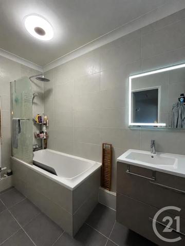 Maison à vendre  4 pièces - 94 m 2   MAUREPAS  - 78