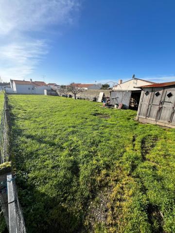 Terrain de 450 m² libre de constructeur.