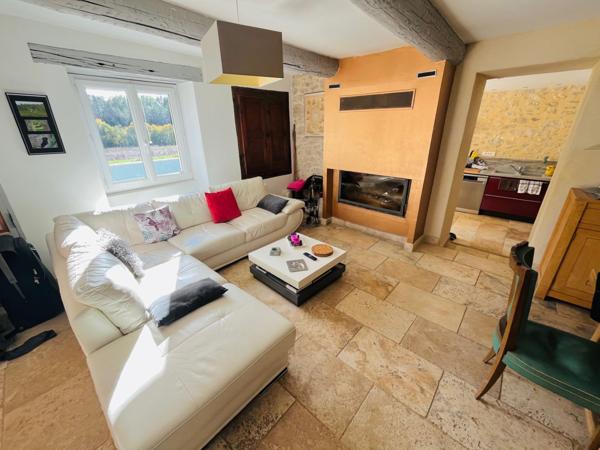 Sault (84390) Superbe bâtisse ancienne rénovée sur + de 11 hectares de terrain !