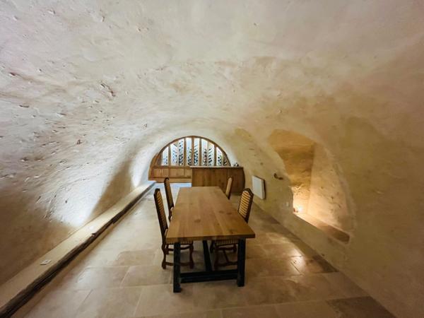 Sault (84390) Superbe bâtisse ancienne rénovée sur + de 11 hectares de terrain !