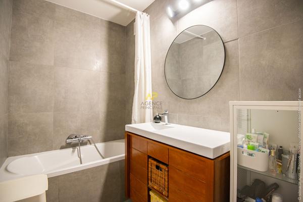 Superbe T4 bien situé et au calme ! 250 000 € **  - Référence  2097