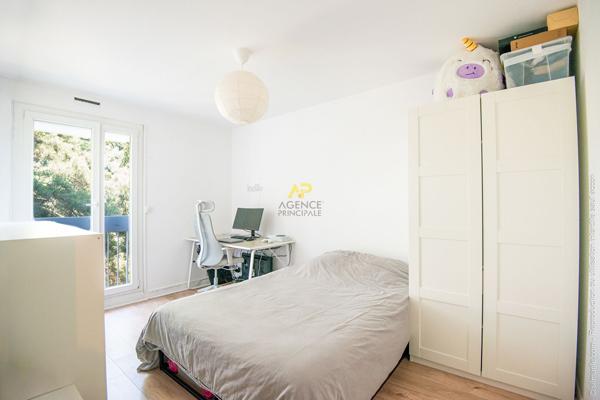 Superbe T4 bien situé et au calme ! 250 000 € **  - Référence  2097