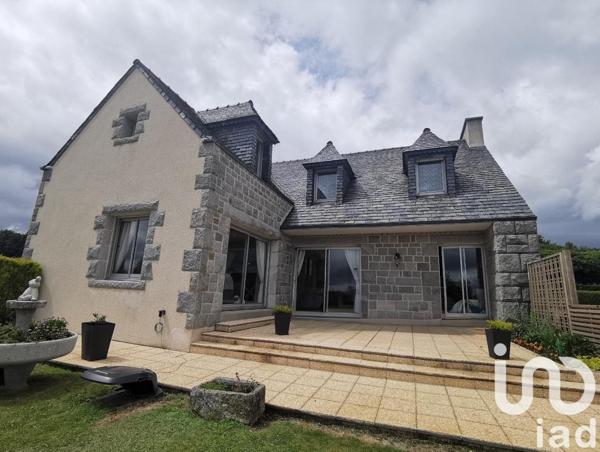 Maison 7 pièces de 180 m² à Guerlesquin (29650)