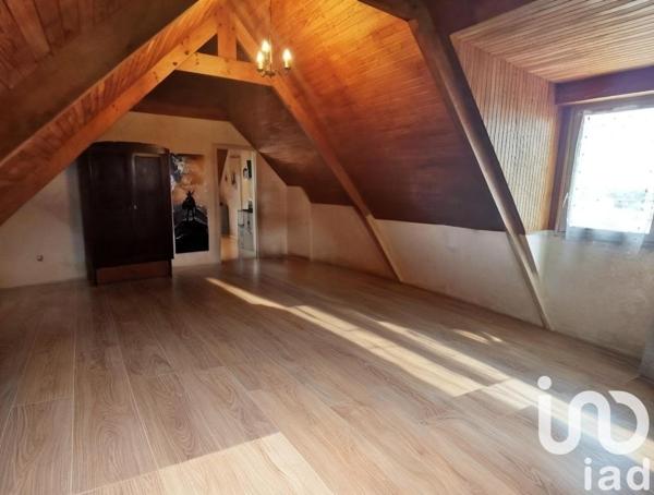 Maison 7 pièces de 180 m² à Guerlesquin (29650)