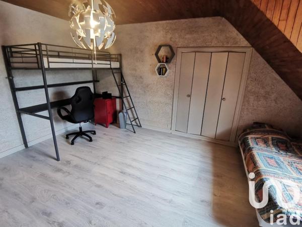 Maison 7 pièces de 180 m² à Guerlesquin (29650)