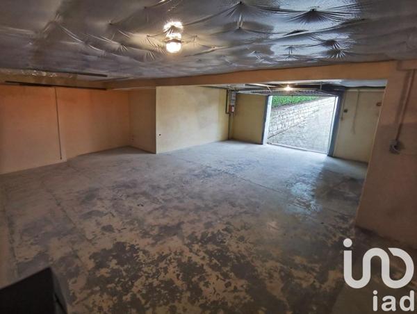 Maison 7 pièces de 180 m² à Guerlesquin (29650)