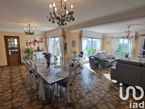 Maison 7 pièces de 180 m² à Guerlesquin (29650)