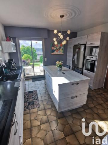 Maison 7 pièces de 180 m² à Guerlesquin (29650)