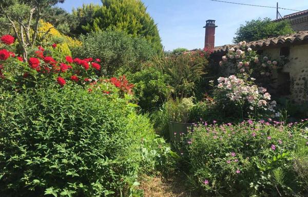 PORTES DE LA DROME PROVENCALE, LORIOL. FERME SUR PARC DE  3 582 M2 ET 284 M2 HAB. NB DEPENDANCES.