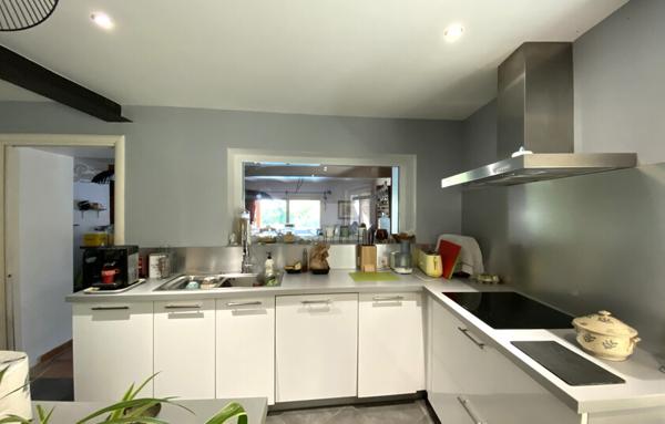 PORTES DE LA DROME PROVENCALE, LORIOL. FERME SUR PARC DE  3 582 M2 ET 284 M2 HAB. NB DEPENDANCES.