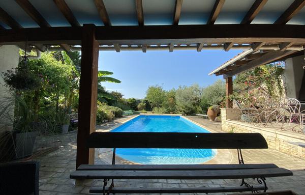 PORTES DE LA DROME PROVENCALE, LORIOL. FERME SUR PARC DE  3 582 M2 ET 284 M2 HAB. NB DEPENDANCES.