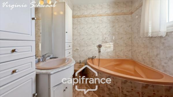 HAGETMAU (40), Maison familiale de plain-pied avec dépendance - étang - sur 1 hectare de terrain en Chalosse