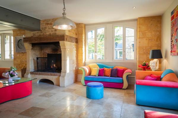 Élégante Maison de Ville 5 ch. | Ascenseur Privatif | Jardin Clos | Clé en Main | Cœur de Sarlat | Périgord Noir