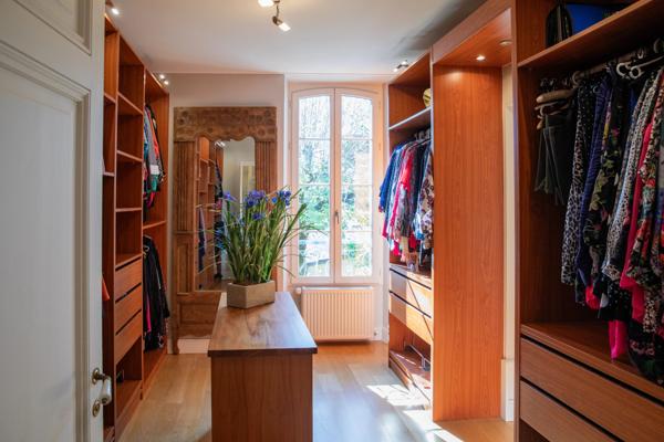Élégante Maison de Ville 5 ch. | Ascenseur Privatif | Jardin Clos | Clé en Main | Cœur de Sarlat | Périgord Noir