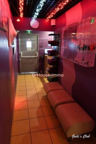 Commerce à vendre 15 pièces de 360 m²