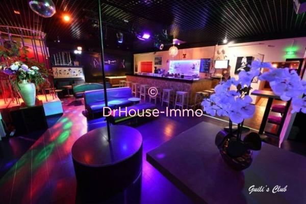 Commerce à vendre 15 pièces de 360 m²