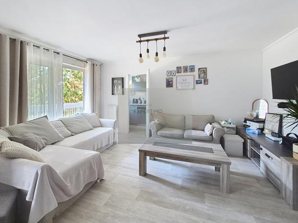 Elancourt-Beau 4 pièces de 79m²- vue jardin -loggia plein sud -Parking s-sol
