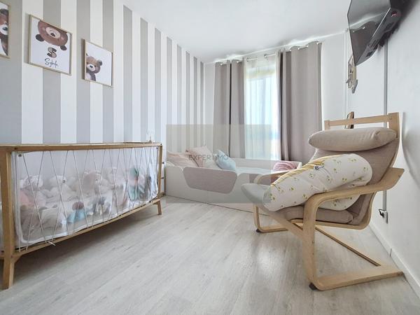 Elancourt-Beau 4 pièces de 79m²- vue jardin -loggia plein sud -Parking s-sol