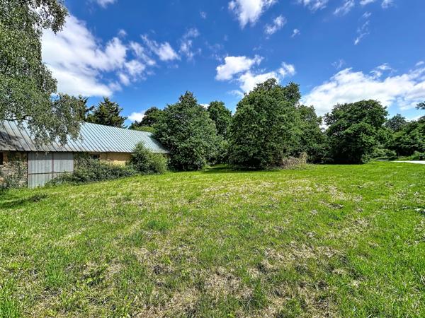 Lieuron 35550 : terrain constructible de 2054 m² à saisir