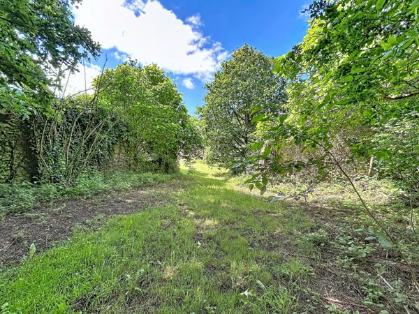 Lieuron 35550 : terrain constructible de 2054 m² à saisir