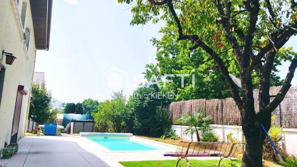 Maison familiale piscine accès PMR