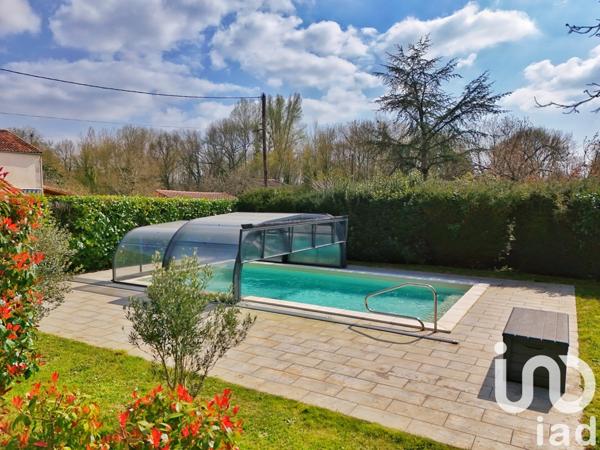 Maison 5 pièces de 134 m² à Luxé (16230)