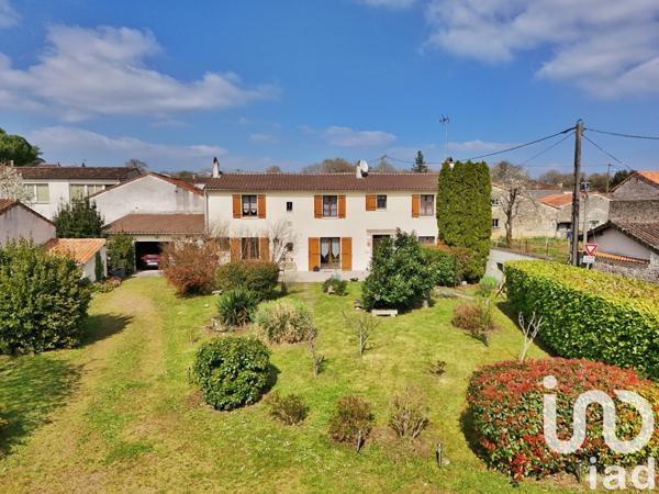 Maison 5 pièces de 134 m² à Luxé (16230)