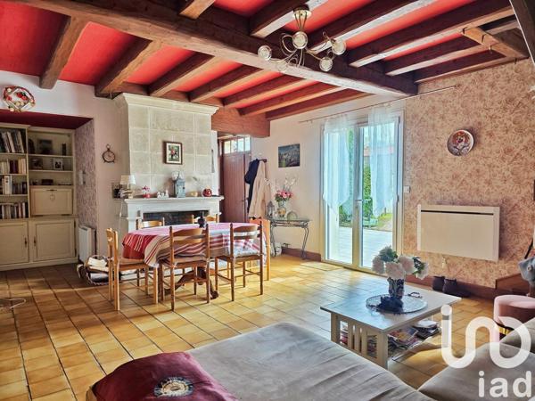 Maison 5 pièces de 134 m² à Luxé (16230)