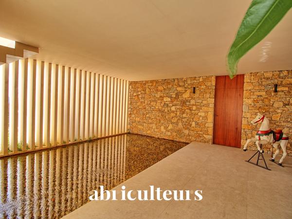 BIEN D'EXCEPTION | Aix-en-Provence : Villa Contemporaine d’Architecte avec Vue Panoramique