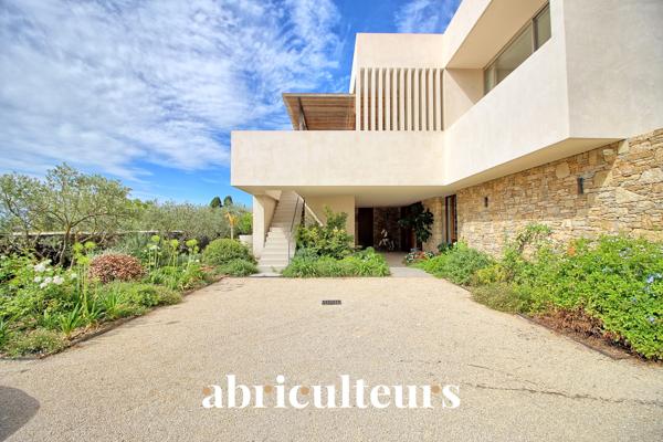 BIEN D'EXCEPTION | Aix-en-Provence : Villa Contemporaine d’Architecte avec Vue Panoramique