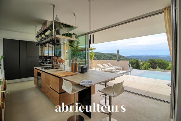 BIEN D'EXCEPTION | Aix-en-Provence : Villa Contemporaine d’Architecte avec Vue Panoramique