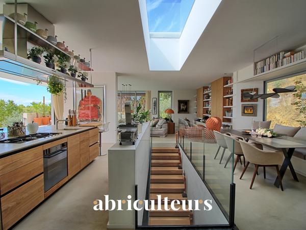 BIEN D'EXCEPTION | Aix-en-Provence : Villa Contemporaine d’Architecte avec Vue Panoramique