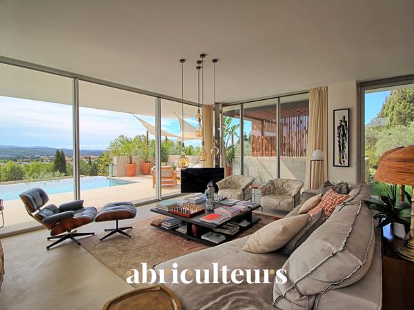 BIEN D'EXCEPTION | Aix-en-Provence : Villa Contemporaine d’Architecte avec Vue Panoramique