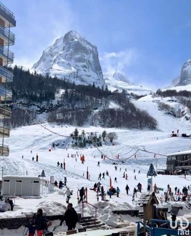 Immeuble de 520 m² à Eaux-Bonnes (64440)