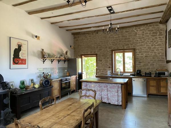 Belle maison de quatre chambres dans un environnement paisible