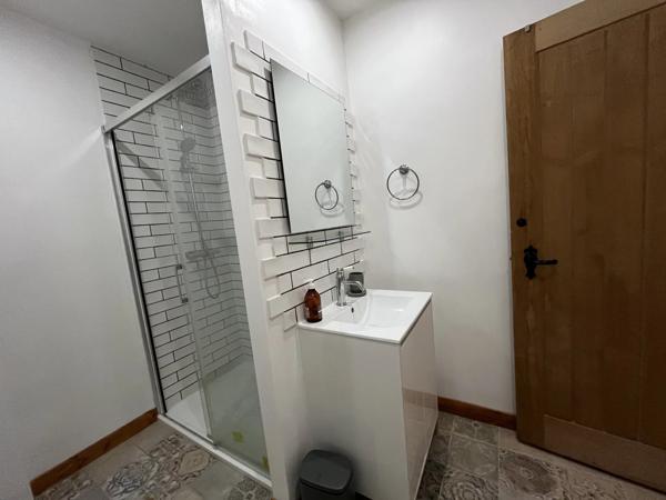 Belle maison de quatre chambres dans un environnement paisible