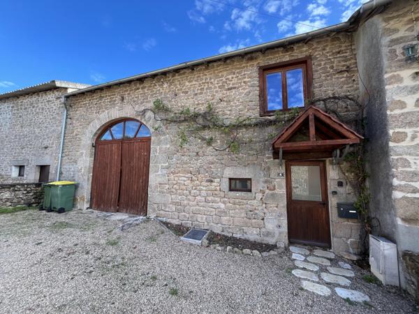 Belle maison de quatre chambres dans un environnement paisible