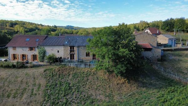 Belle maison de quatre chambres dans un environnement paisible