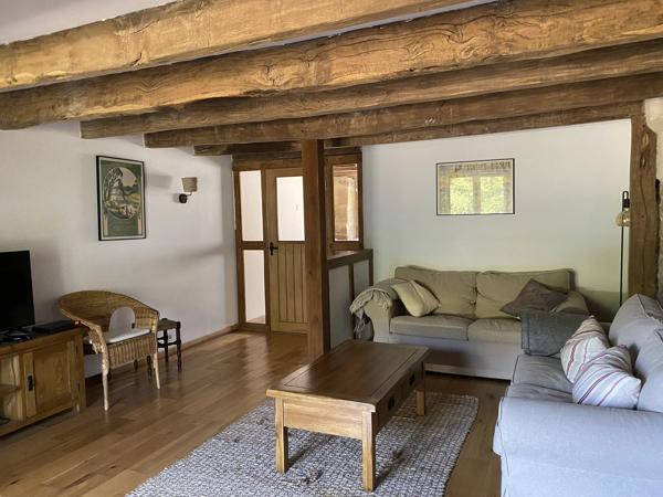 Belle maison de quatre chambres dans un environnement paisible
