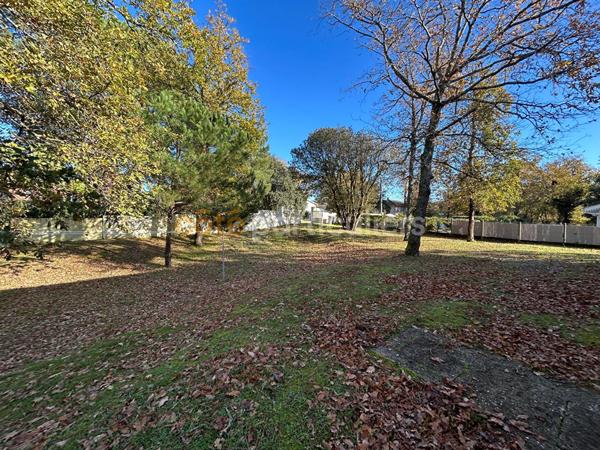 Vente Maison147 m² - 8 Pièces - SOULAC SUR MER (33780)