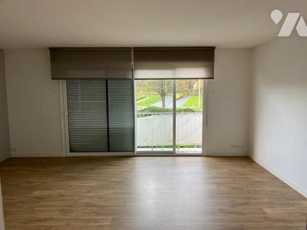 T4 avec cave et garage . 