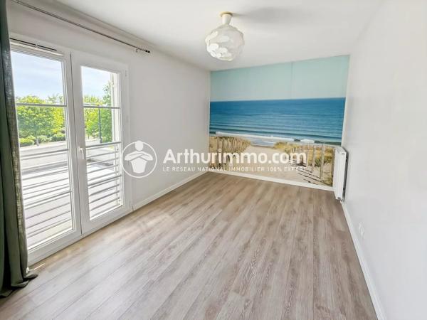Vente                                                      Appartement
                        
                     4 pièces                      81 m2                     à Saint-Pierre-du-Perray