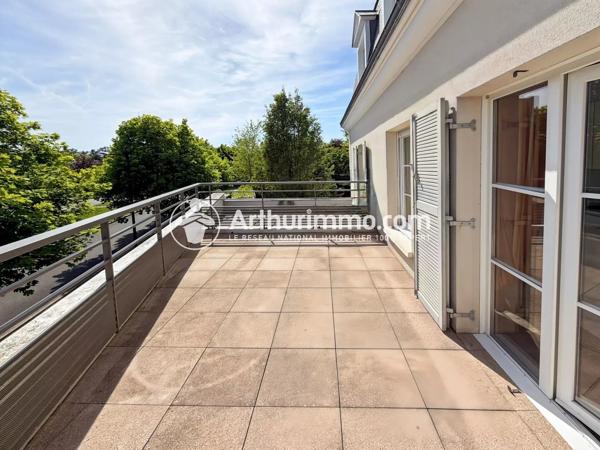 Vente                                                      Appartement
                        
                     4 pièces                      81 m2                     à Saint-Pierre-du-Perray