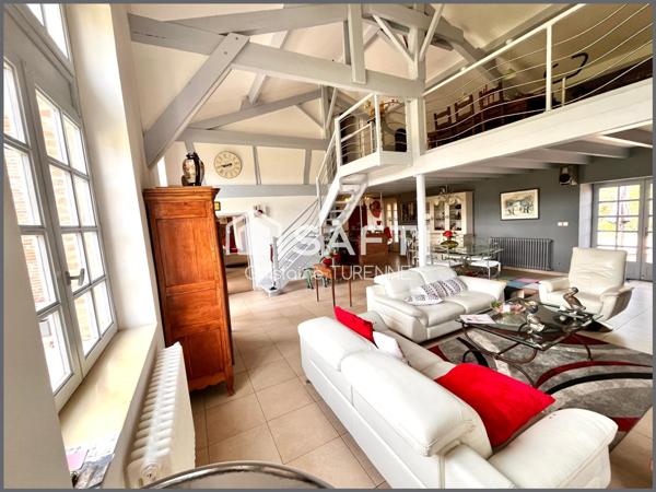 Maison de 186m2 du XVIIIème au coeur d'un parc privé avec piscine et tennis