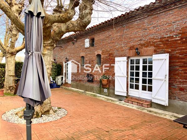 Maison de 186m2 du XVIIIème au coeur d'un parc privé avec piscine et tennis