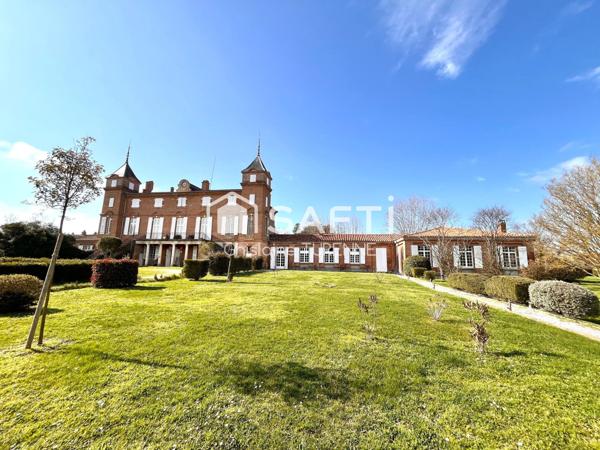 Maison de 186m2 du XVIIIème au coeur d'un parc privé avec piscine et tennis