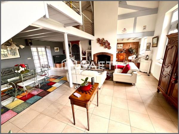Maison de 186m2 du XVIIIème au coeur d'un parc privé avec piscine et tennis