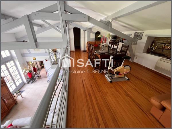 Maison de 186m2 du XVIIIème au coeur d'un parc privé avec piscine et tennis